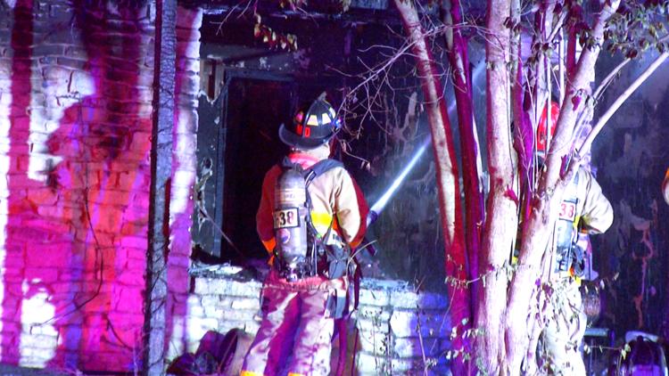 One person dies, another person and a dog rescued from Blakeley Drive house fire — KENS 5 (San Antonio), Corpus Christi Health news