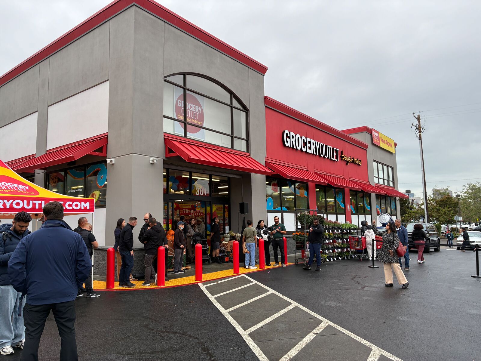 New Grocery Outlet opens in Oakland’s Eastlake neighborhood — The Oaklandside, Corpus Christi Business news